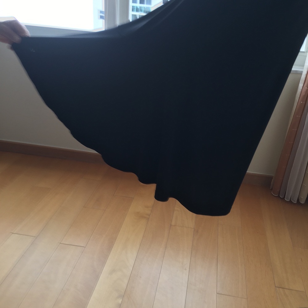 Dress - Picture 7 of 7